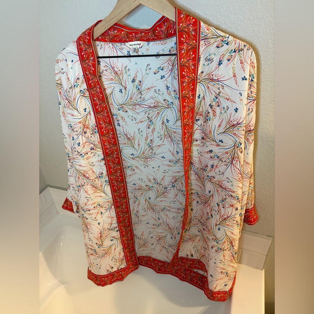 Max Studio Red and White Floral Kimono‎ - Picture 4 of 4
